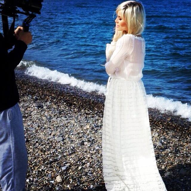 Шаргал үст Укагийн шинэ уран бүтээл “Би дуулахдаа” дууны клип